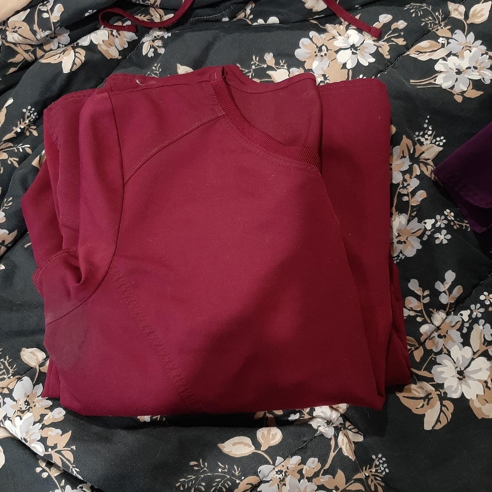 Xl maroon scrub set